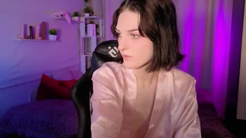 Snapshot of green_tea666 chatting on 09-29-25, 05:01 Lilith online show from 09-29-25, 05:01