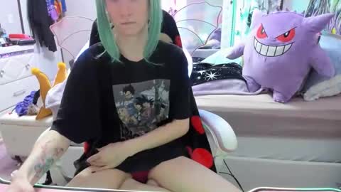 GreenEyedLovexo online show from 11-19-25, 06:19