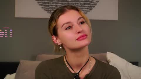 Snapshot of greengazon chatting on 12-02-25, 12:54 Kelly online show from 12-02-25, 12:54