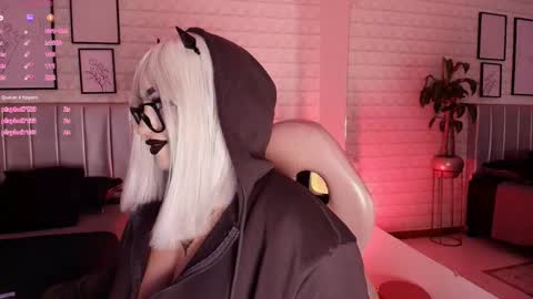   online show from 09-23-25, 07:17