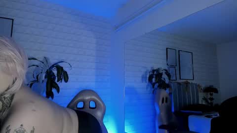   online show from 10-27-25, 07:07