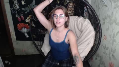Lina online show from 09-30-25, 03:28
