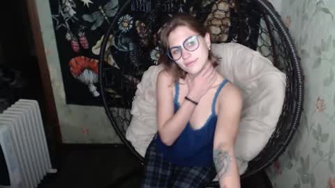 Lina online show from 10-07-25, 12:24