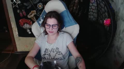 Snapshot of greenwitch9 chatting on 03-17-26, 11:02 Lina online show from 03-17-26, 11:02