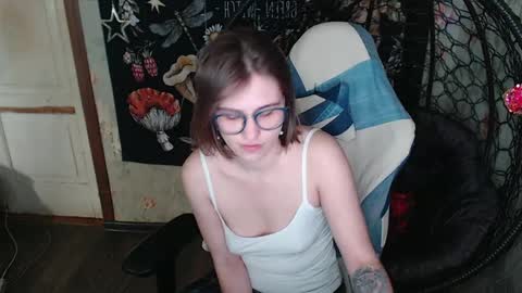 Snapshot of greenwitch9 chatting on 04-06-26, 11:22 Lina online show from 04-06-26, 11:22