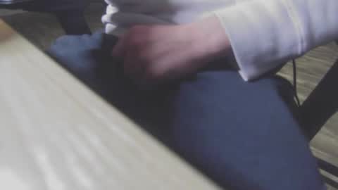 Snapshot of greg03_9 chatting on 12-11-24, 04:07 Jinx online show from 12-11-24, 04:07