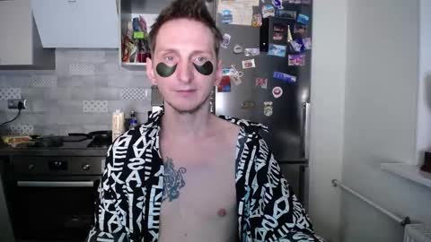 Snapshot of greg_photog chatting on 10-05-25, 03:16 greg_photog online show from 10-05-25, 03:16