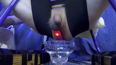 Snapshot of gregbball1 chatting on 09-08-25, 08:30 electrogee1 online show from 09-08-25, 08:30