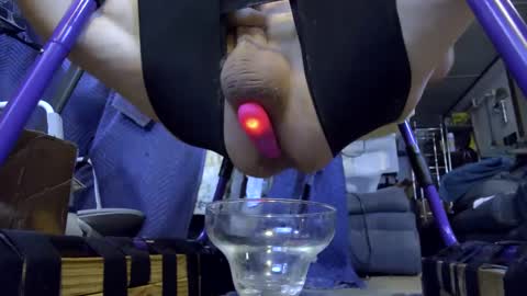 Snapshot of gregbball1 chatting on 10-09-25, 08:12 electrogee1 online show from 10-09-25, 08:12