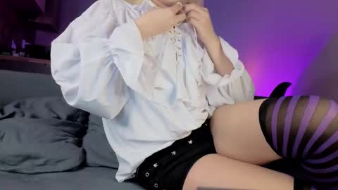 Snapshot of gregory_byyrd chatting on 10-30-25, 09:15 Greg-independent model online show from 10-30-25, 09:15