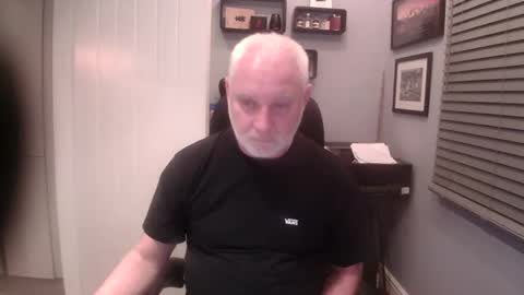 greyfox_6000 online show from 01-27-25, 09:11