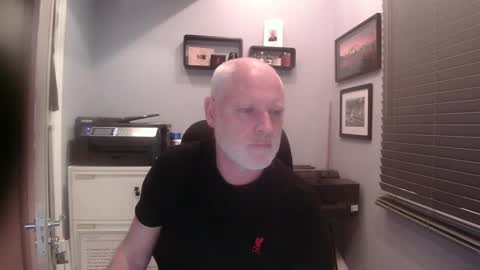 greyfox_6000 online show from 03-05-25, 10:43