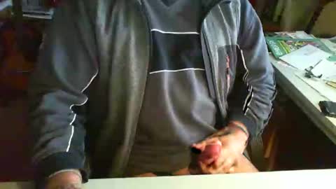 Snapshot of greyhounddog chatting on 12-12-24, 09:19 greyhounddog online show from 12-12-24, 09:19