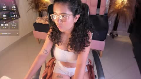 Snapshot of griselle_rousse chatting on 11-10-25, 08:52 online show from 11-10-25, 08:52