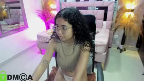 Snapshot of griselle_rousse chatting on 11-17-25, 06:03 online show from 11-17-25, 06:03
