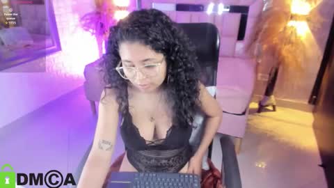 Snapshot of griselle_rousse chatting on 11-19-25, 08:42 online show from 11-19-25, 08:42