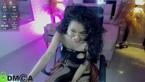 Snapshot of griselle_rousse chatting on 11-24-25, 08:19 online show from 11-24-25, 08:19