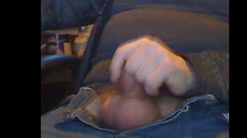 Snapshot of gruhahn chatting on 10-28-25, 08:22 DankMess online show from 10-28-25, 08:22