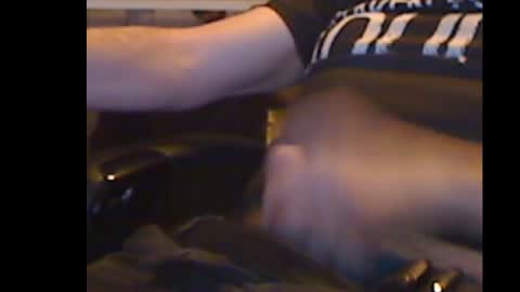 Snapshot of gruhahn chatting on 11-06-25, 08:32 DankMess online show from 11-06-25, 08:32