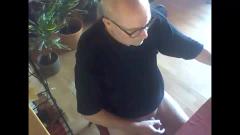Snapshot of gssikstyfor chatting on 09-28-25, 10:09 Guido online show from 09-28-25, 10:09