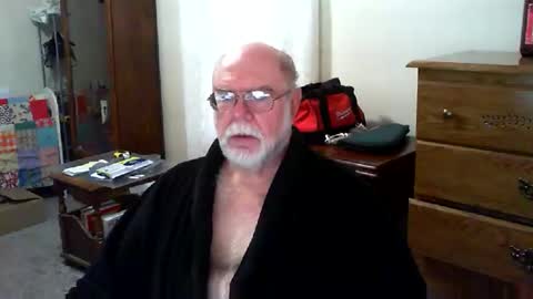 Gary online show from 11-26-25, 01:01