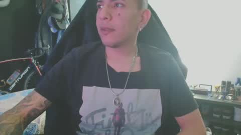 Snapshot of guayaco_ chatting on 02-13-25, 12:32 Guayaco  online show from 02-13-25, 12:32