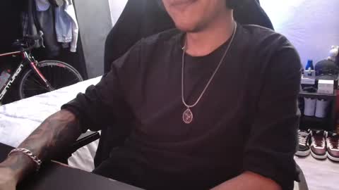 Snapshot of guayaco_ chatting on 02-22-25, 06:41 Guayaco  online show from 02-22-25, 06:41