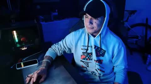 Snapshot of guayaco_ chatting on 11-22-25, 02:49 Guayaco online show from 11-22-25, 02:49