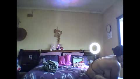 Snapshot of gucci_bx chatting on 02-19-25, 02:44 gucci-bx online show from 02-19-25, 02:44