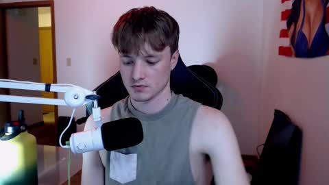 Snapshot of gucciboi4 chatting on 02-02-25, 03:54 gucciboi4 online show from 02-02-25, 03:54