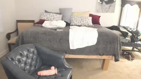 Snapshot of guccifendidior chatting on 09-18-25, 03:41 guccifendidior online show from 09-18-25, 03:41