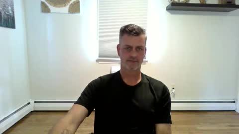 gudguy2025 online show from 11-06-25, 03:57