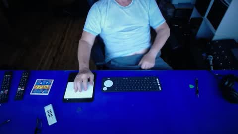 guesswhatigot2 online show from 11-27-25, 08:27