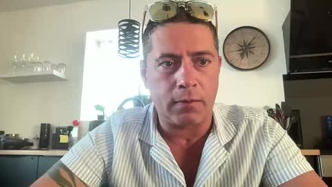 guil0 online show from 09-17-25, 09:05