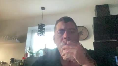 guil0 online show from 10-15-25, 10:04