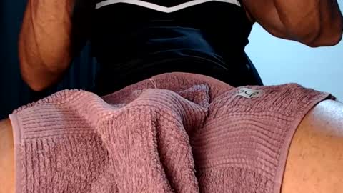 Snapshot of guinho_sp2 chatting on 01-08-25, 04:02 Guinho online show from 01-08-25, 04:02