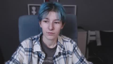 Snapshot of guitarandangell chatting on 10-23-25, 09:52 guitarandangell online show from 10-23-25, 09:52