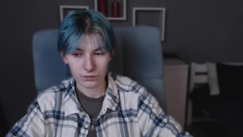 Snapshot of guitarandangell chatting on 10-24-25, 03:36 guitarandangell online show from 10-24-25, 03:36