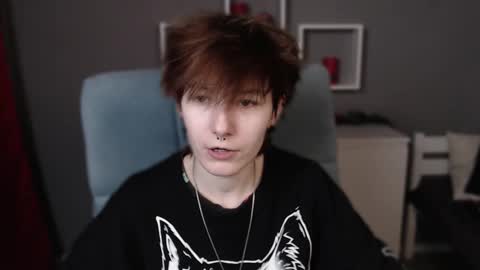 Snapshot of guitarandangell chatting on 11-18-25, 03:45 guitarandangell online show from 11-18-25, 03:45