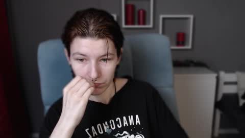 guitarandangell online show from 12-14-25, 03:28