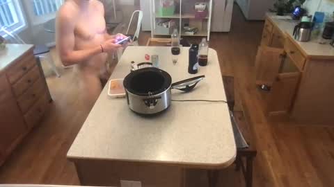 Snapshot of guitarpepper23928947 chatting on 09-18-25, 05:48 guitarpepper23928947 online show from 09-18-25, 05:48