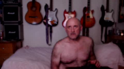 Snapshot of guitarsexgod chatting on 01-19-25, 12:38 Mario online show from 01-19-25, 12:38
