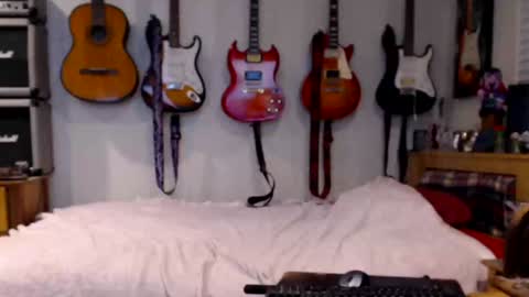 Snapshot of guitarsexgod chatting on 01-22-25, 09:02 Mario online show from 01-22-25, 09:02