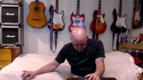 Snapshot of guitarsexgod chatting on 01-28-25, 01:16 Mario online show from 01-28-25, 01:16