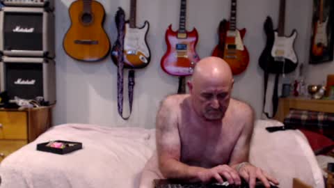 Snapshot of guitarsexgod chatting on 01-29-25, 08:29 Mario online show from 01-29-25, 08:29