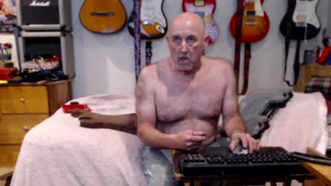 Snapshot of guitarsexgod chatting on 01-29-25, 08:35 Mario online show from 01-29-25, 08:35