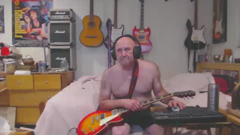 Snapshot of guitarsexgod chatting on 03-03-25, 11:11 Mario online show from 03-03-25, 11:11