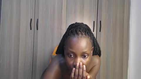 Miss Incredible online show from 10-09-25, 12:19