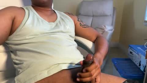 Snapshot of gumsz chatting on 01-03-25, 12:30 bluluv online show from 01-03-25, 12:30