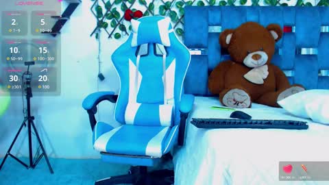 Snapshot of gurxxxt chatting on 03-09-25, 02:43 Hakim online show from 03-09-25, 02:43